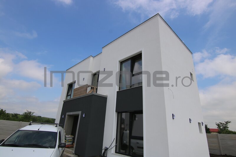 Vila-Otopeni, 4 camere, 3 bai, 2 locuri de parcare, finisata la gri, COMISION 0%