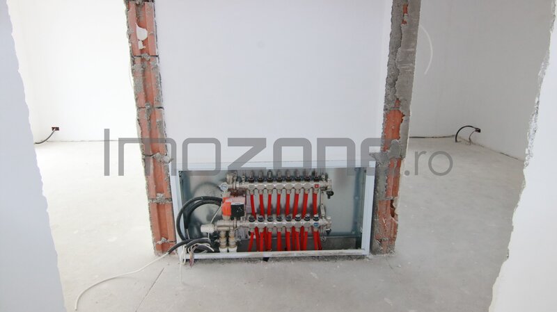 Vila-Otopeni, 4 camere, 3 bai, 2 locuri de parcare, finisata la gri, COMISION 0%