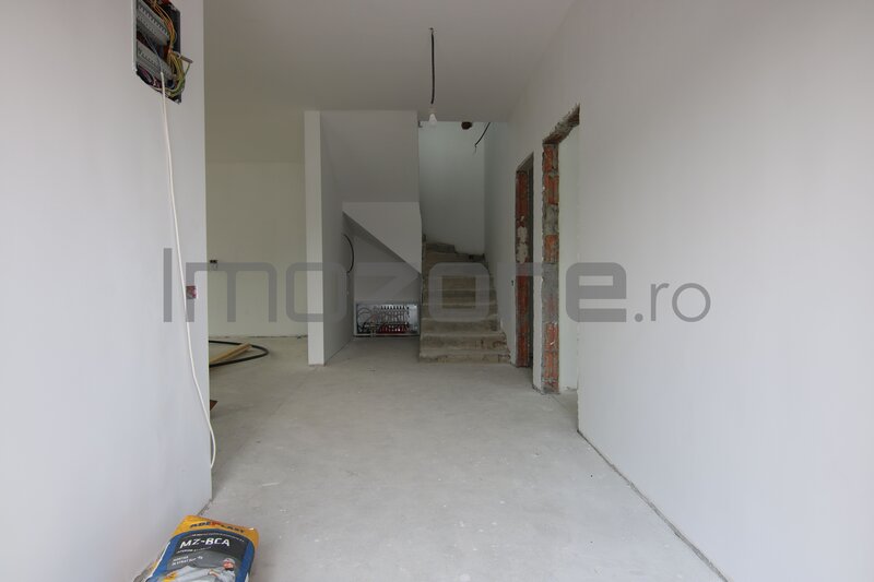 Vila-Otopeni, 4 camere, 3 bai, 2 locuri de parcare, finisata la gri, COMISION 0%